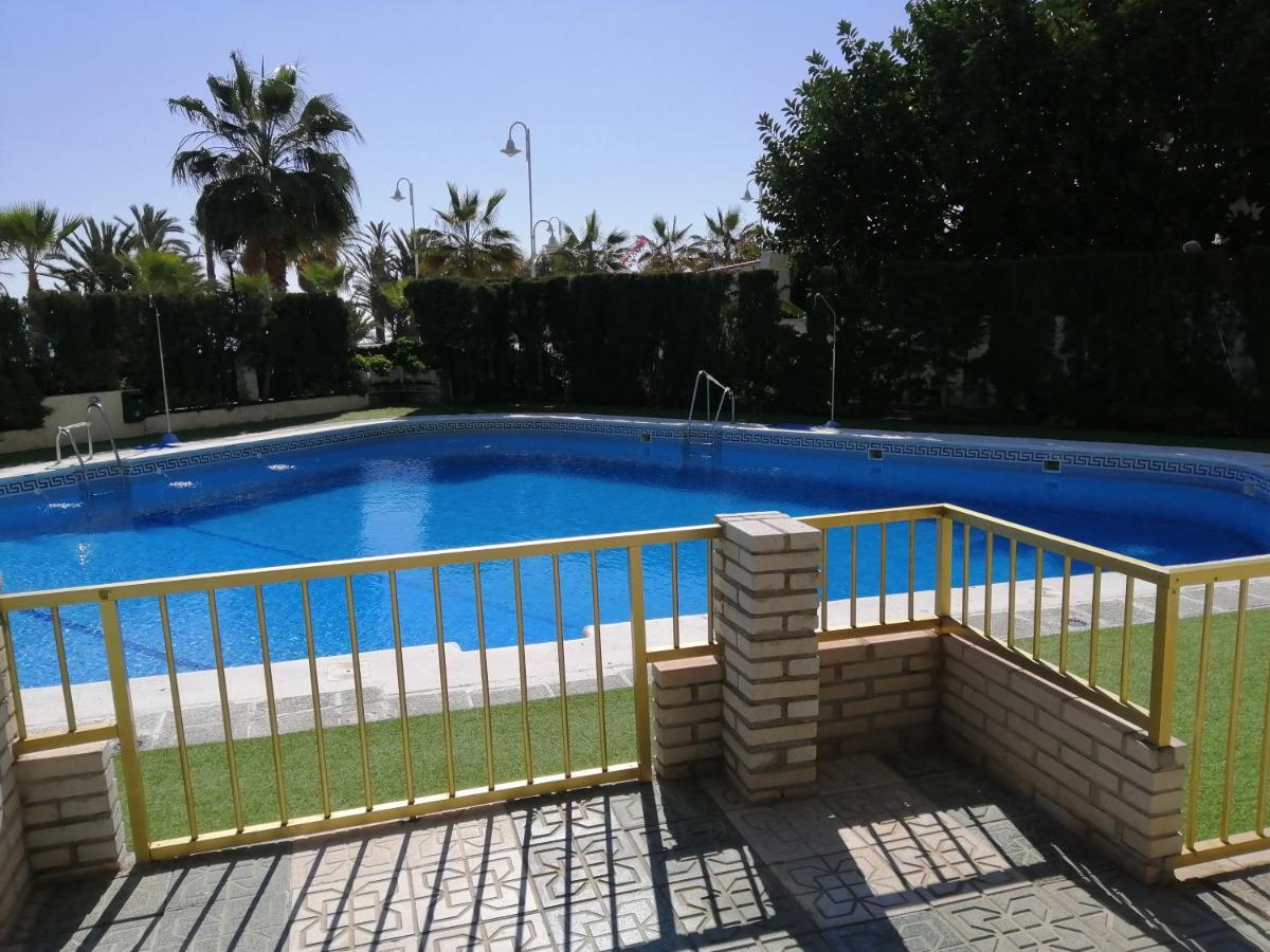 Bonito piso en primera línea de playa Almuñécar Exterior foto